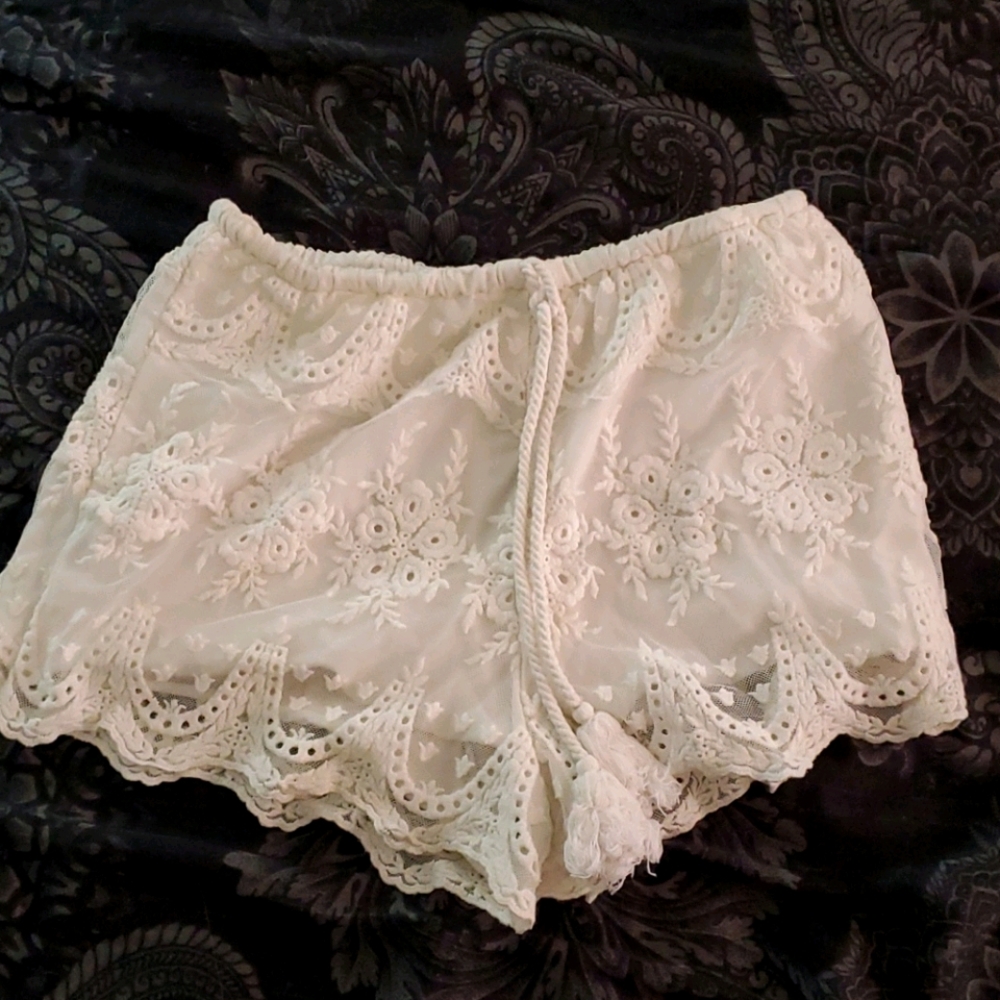 Arnhem lace beach cover up shorts